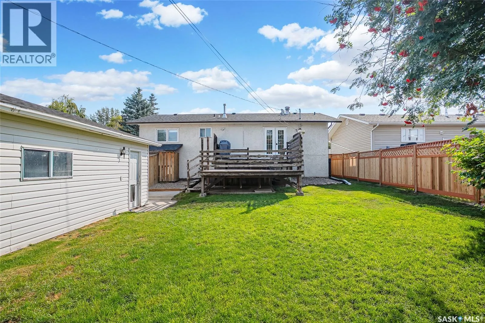 210 4th STREET W