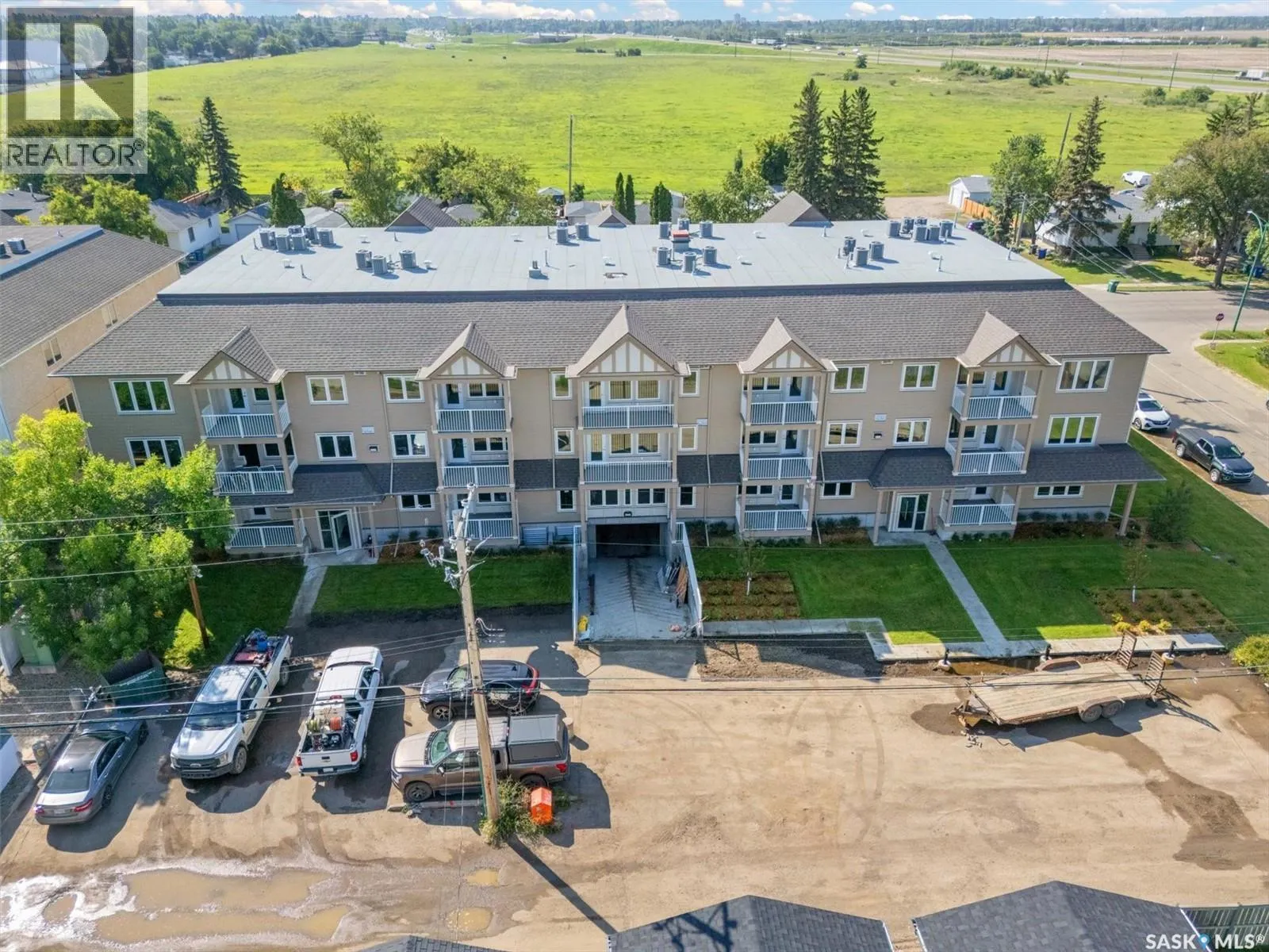 307 318 108th STREET W