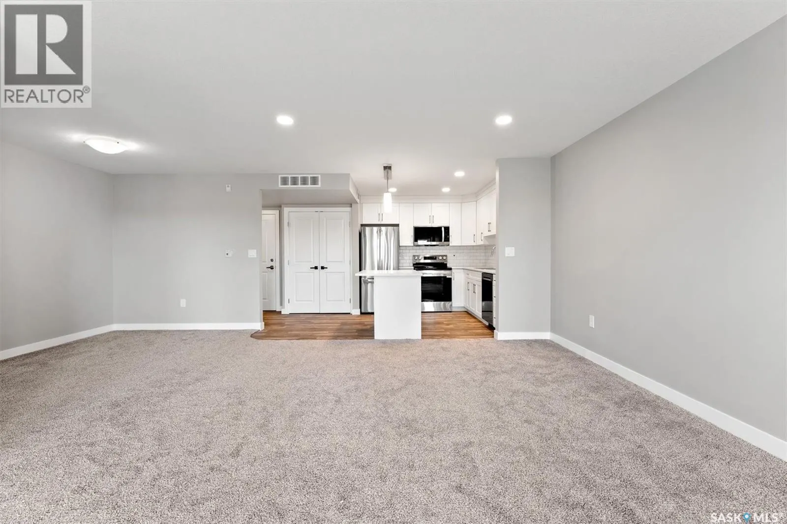 307 318 108th STREET W