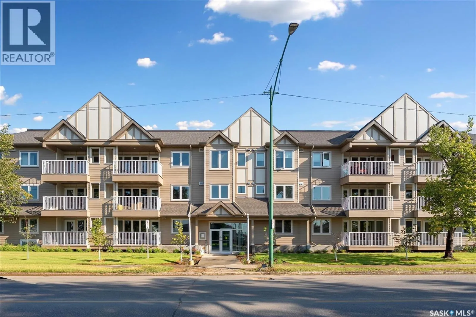 307 318 108th STREET W