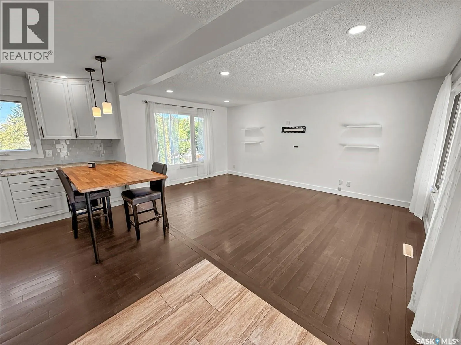 201 Conlin DRIVE