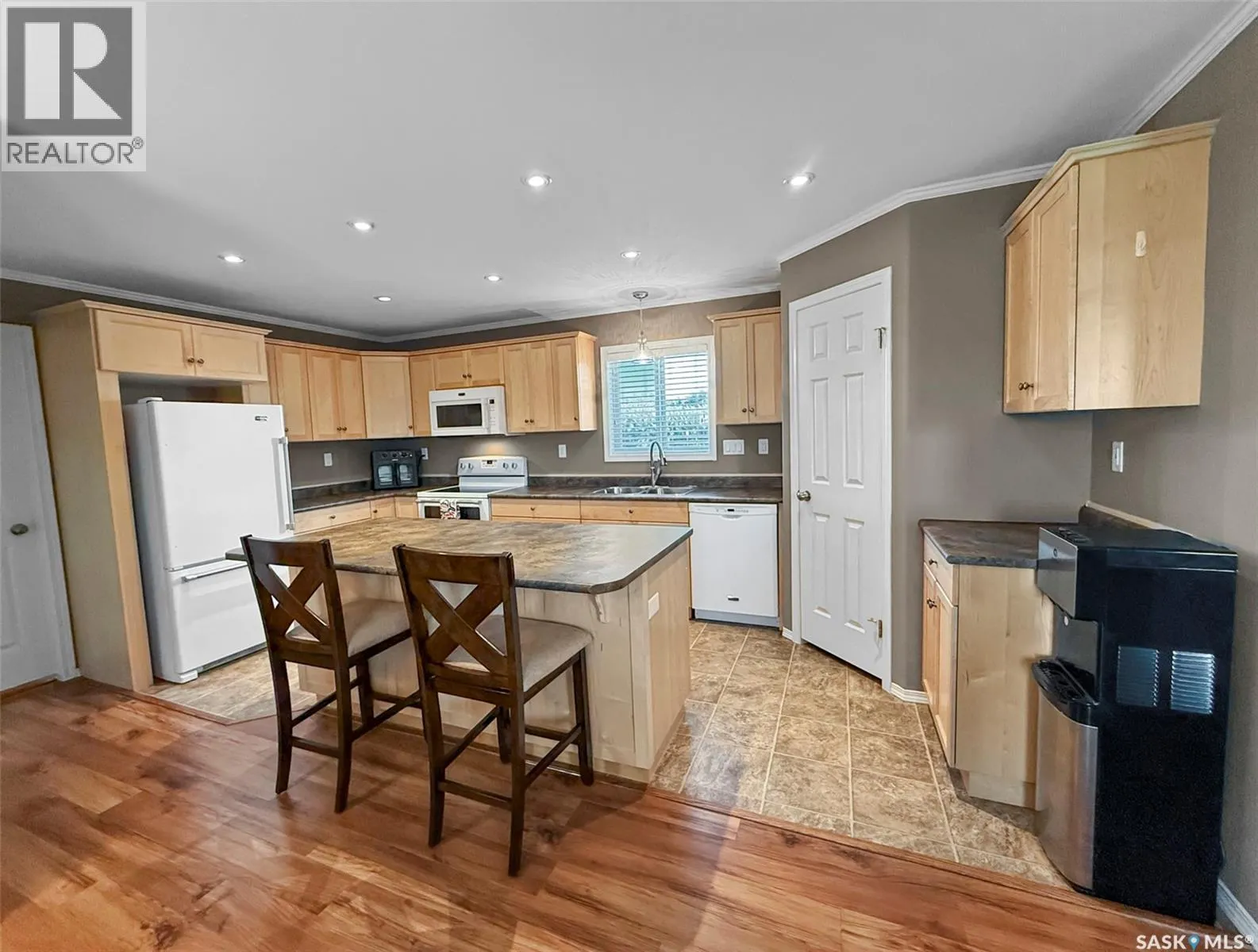 116 Herbert AVENUE