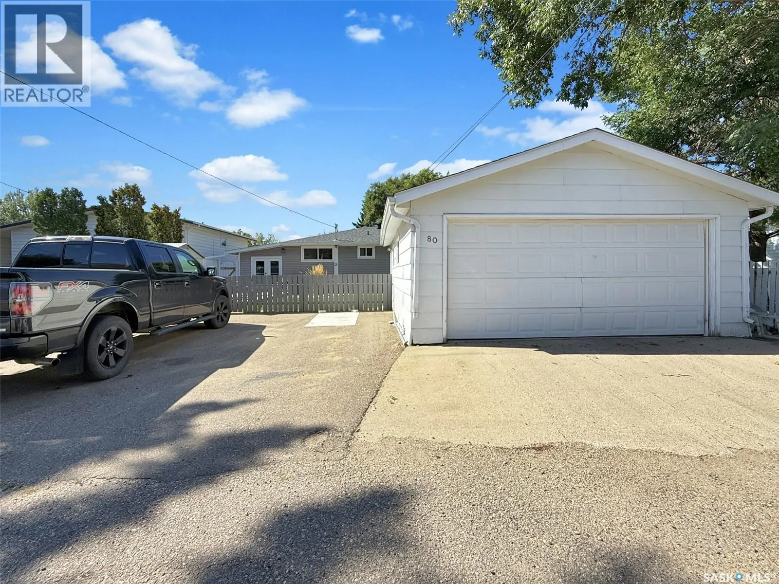 80 Macdonald CRESCENT