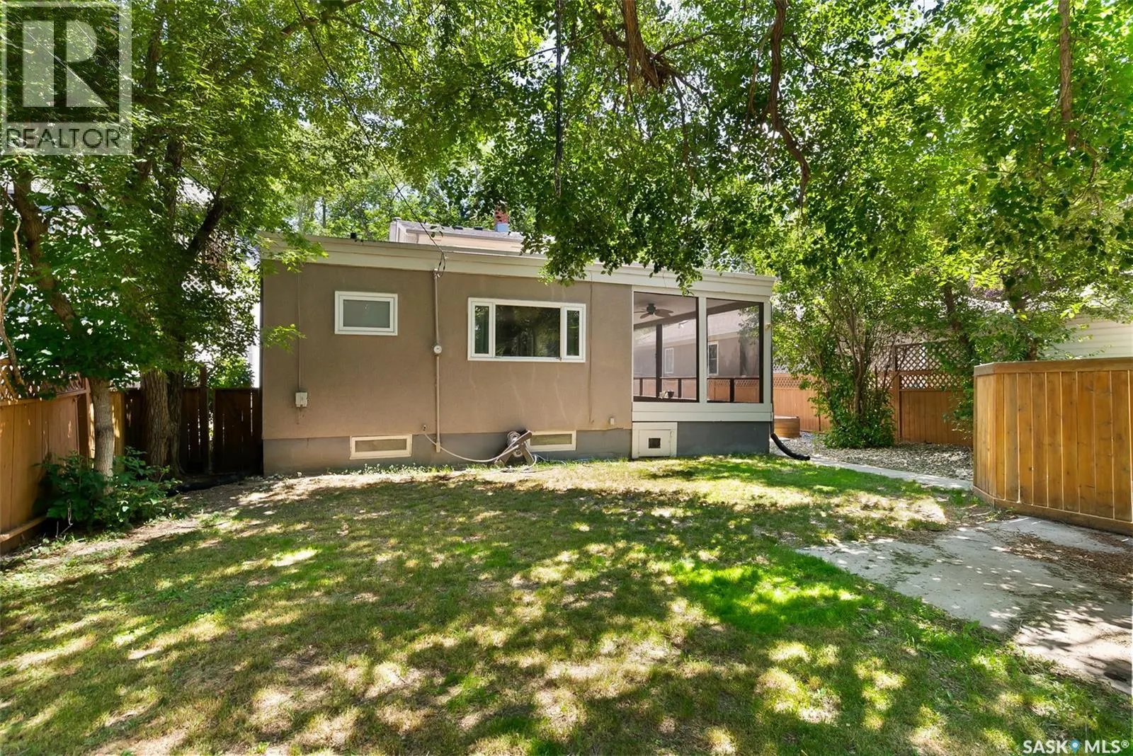 2930 Angus STREET