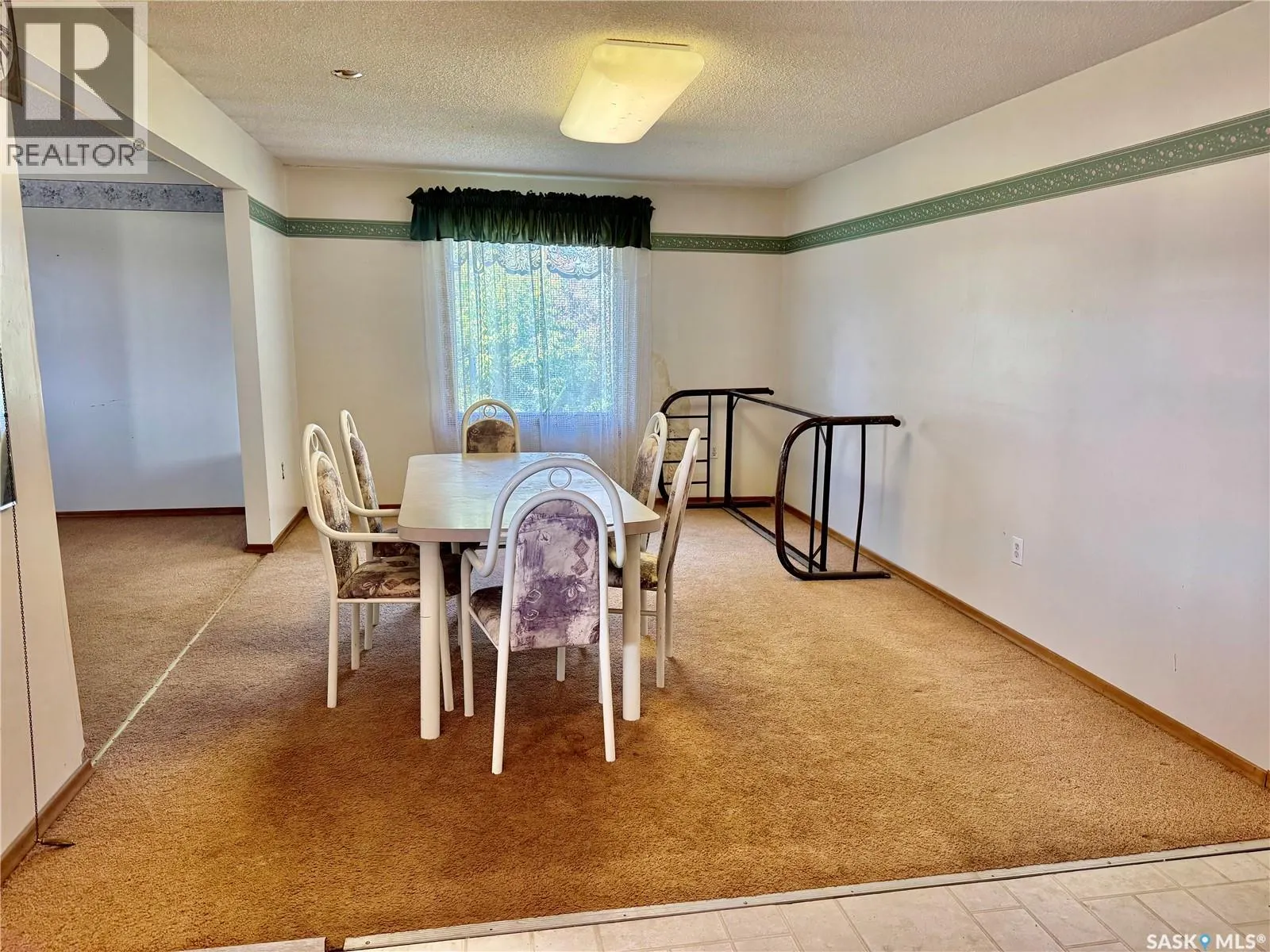 332 Norreys STREET