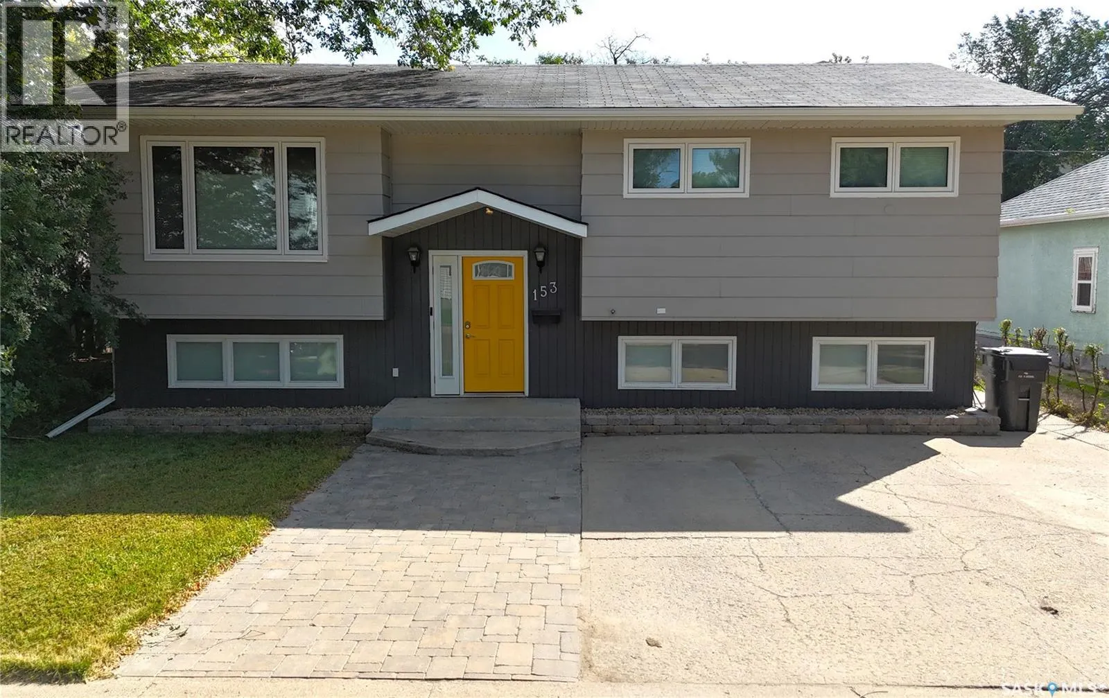 153 5th AVENUE NE