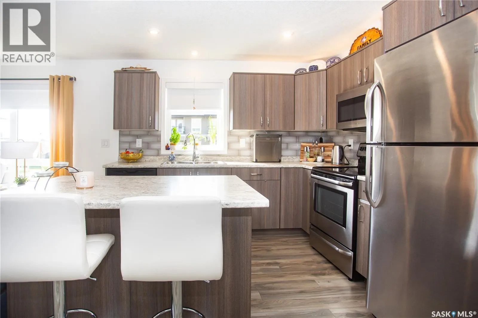 4205 108 Willis CRESCENT