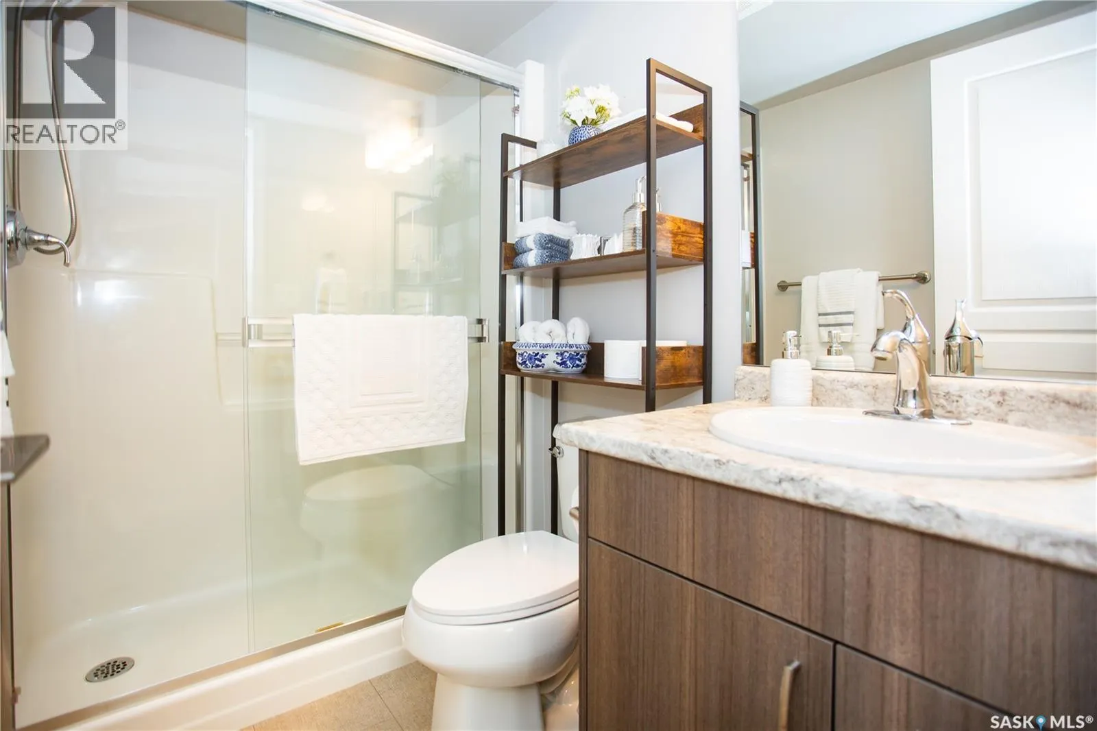 4205 108 Willis CRESCENT