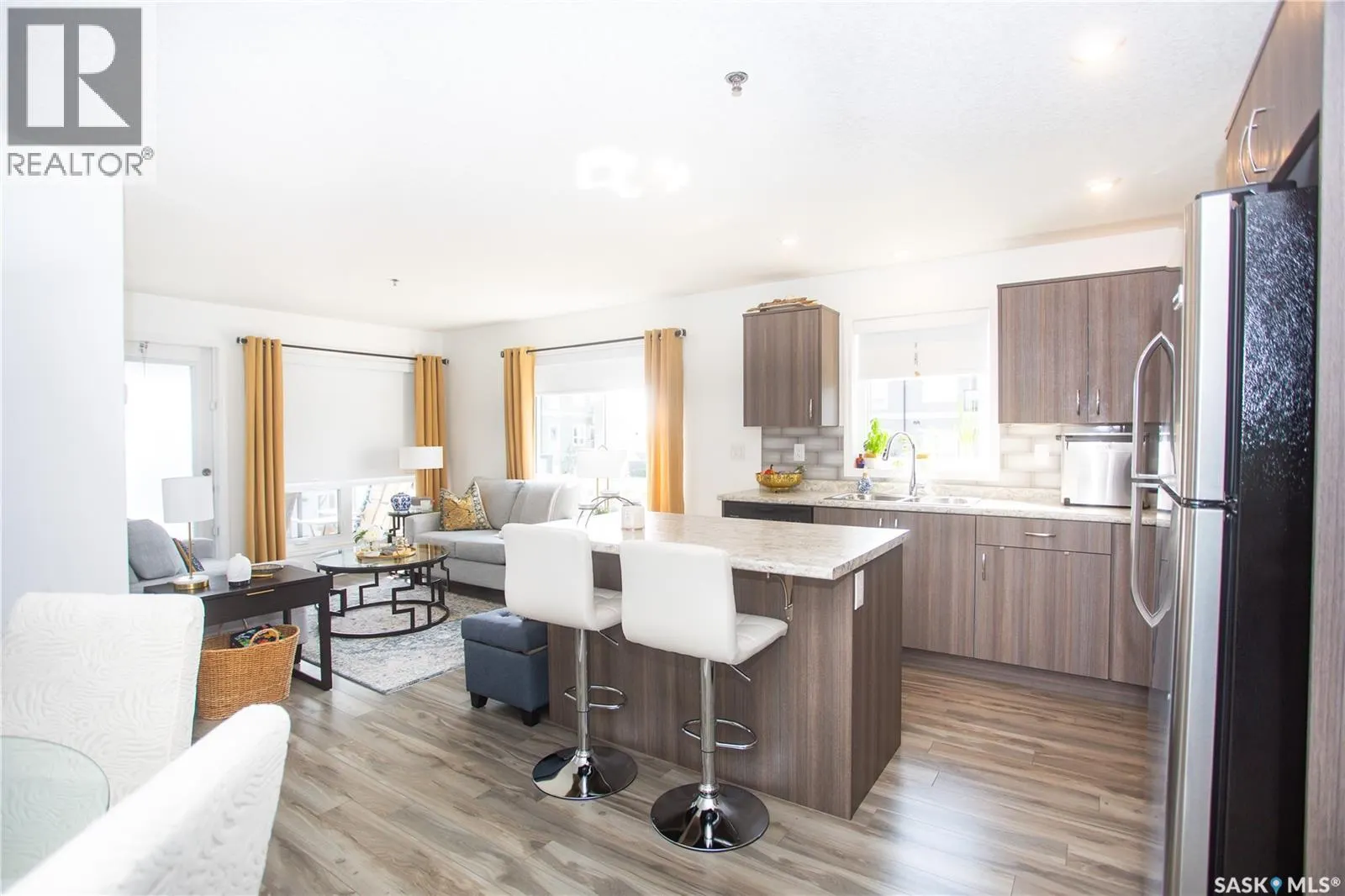4205 108 Willis CRESCENT
