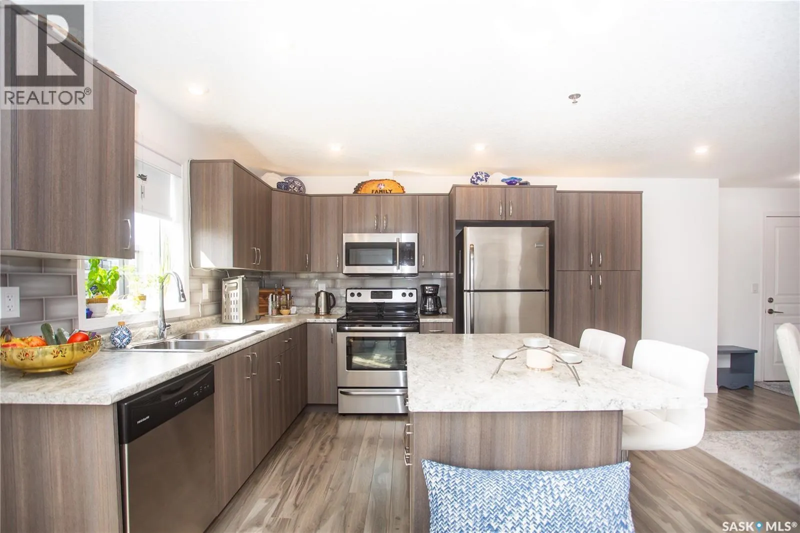 4205 108 Willis CRESCENT