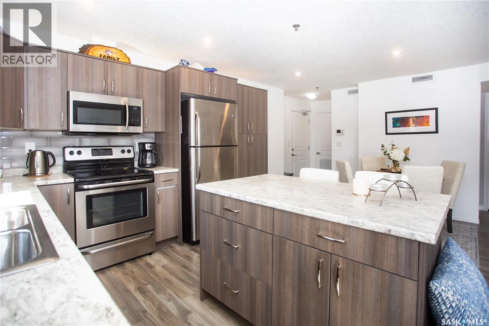 4205 108 Willis CRESCENT