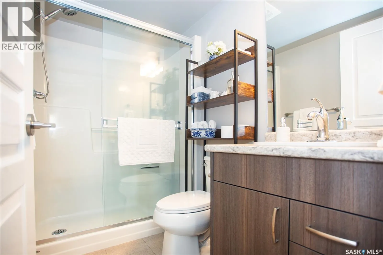 4205 108 Willis CRESCENT