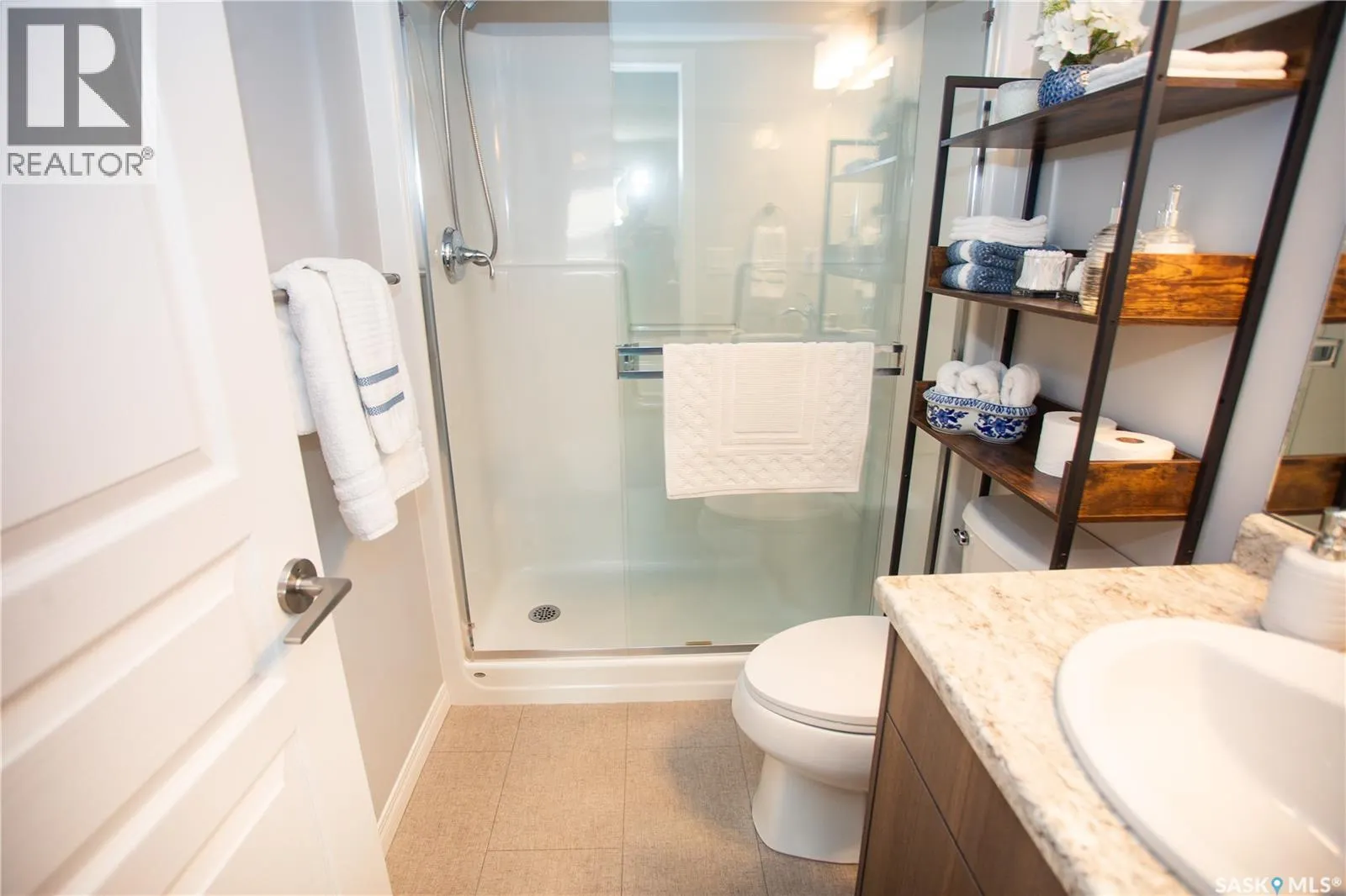 4205 108 Willis CRESCENT