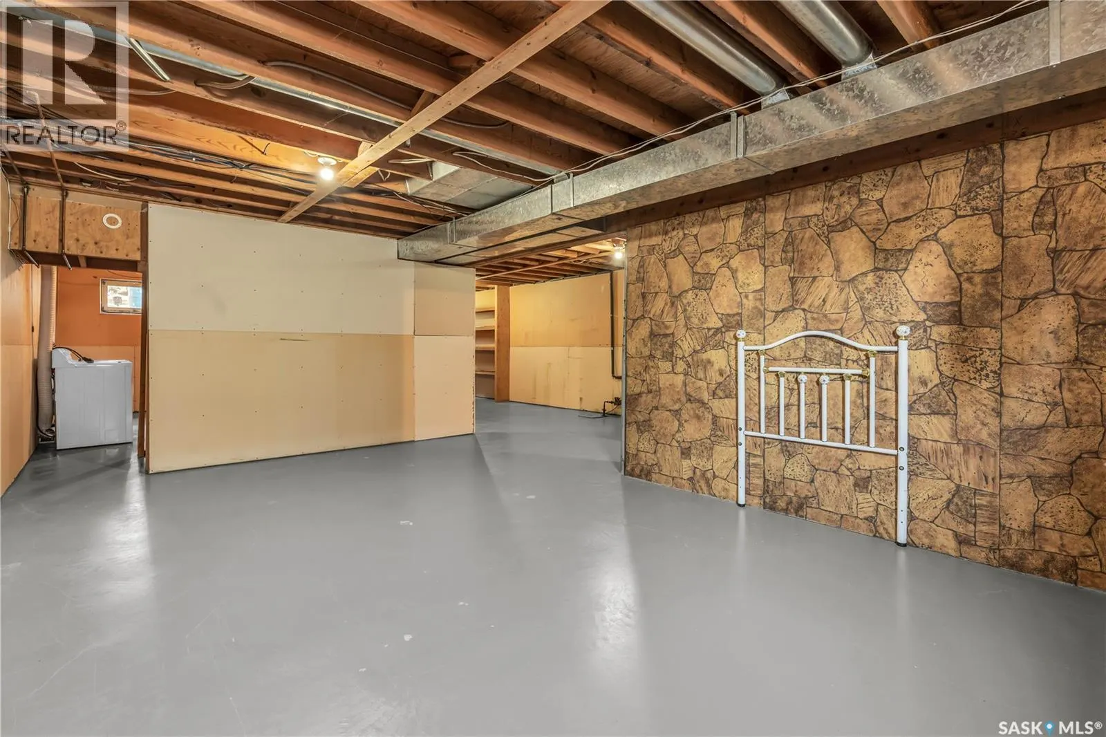 325 Riverside DRIVE