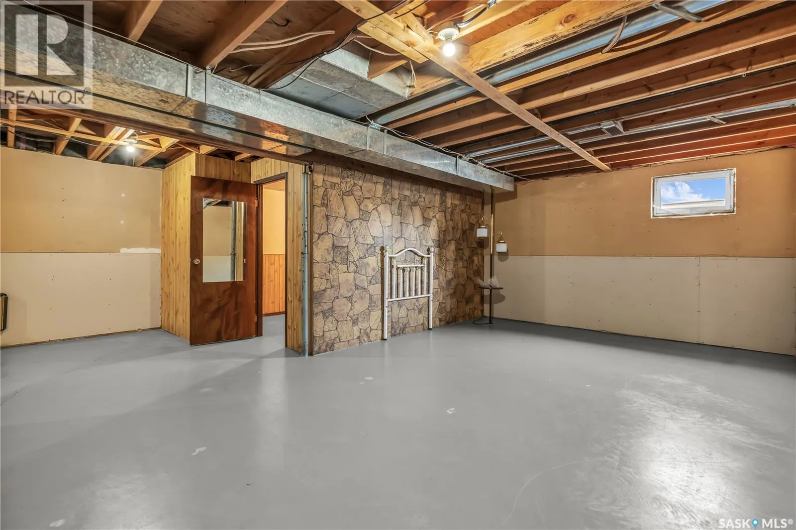 325 Riverside DRIVE