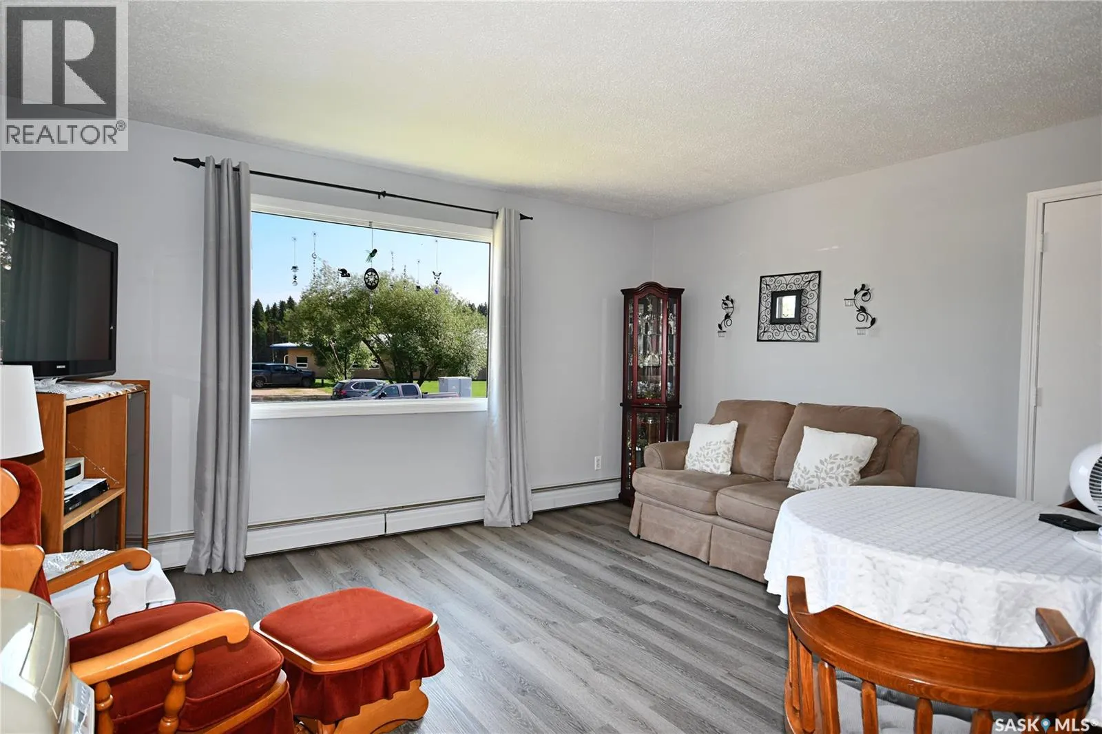 110 7th AVENUE S