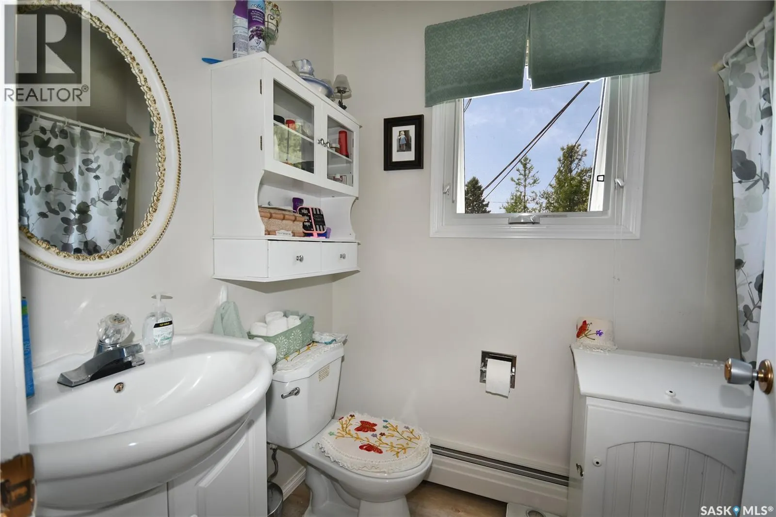 110 7th AVENUE S