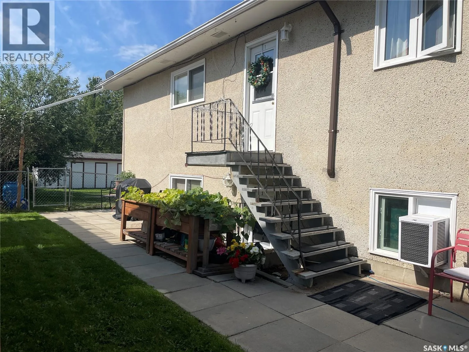 110 7th AVENUE S