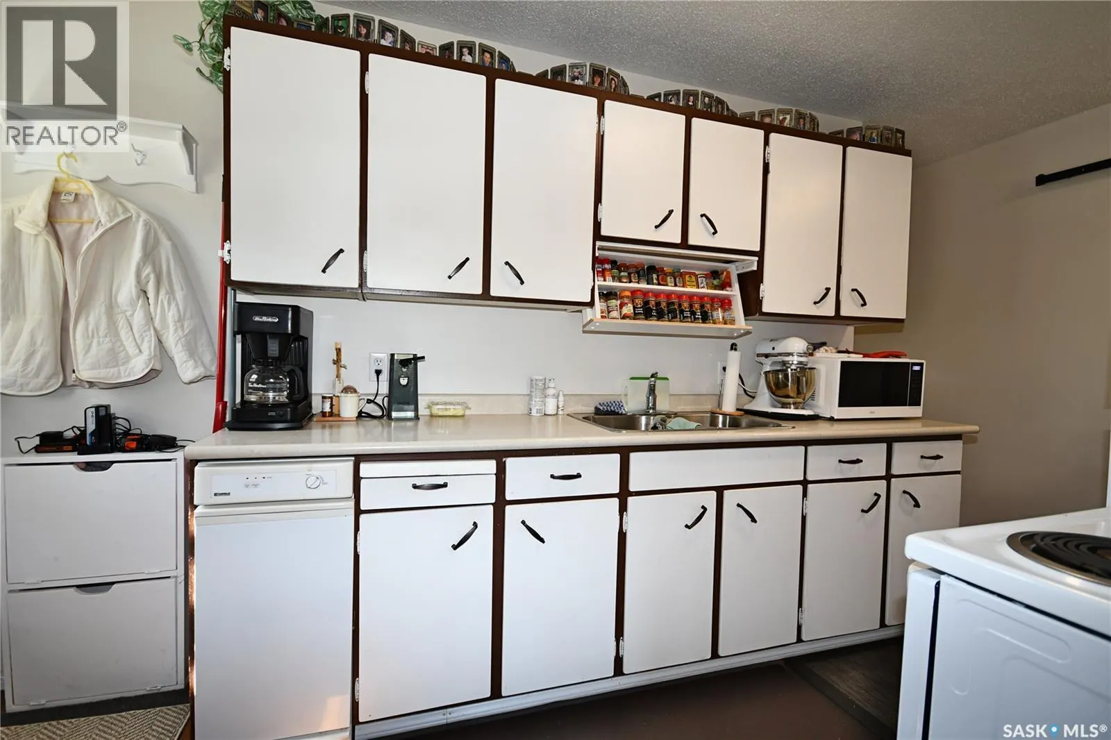 110 7th AVENUE S
