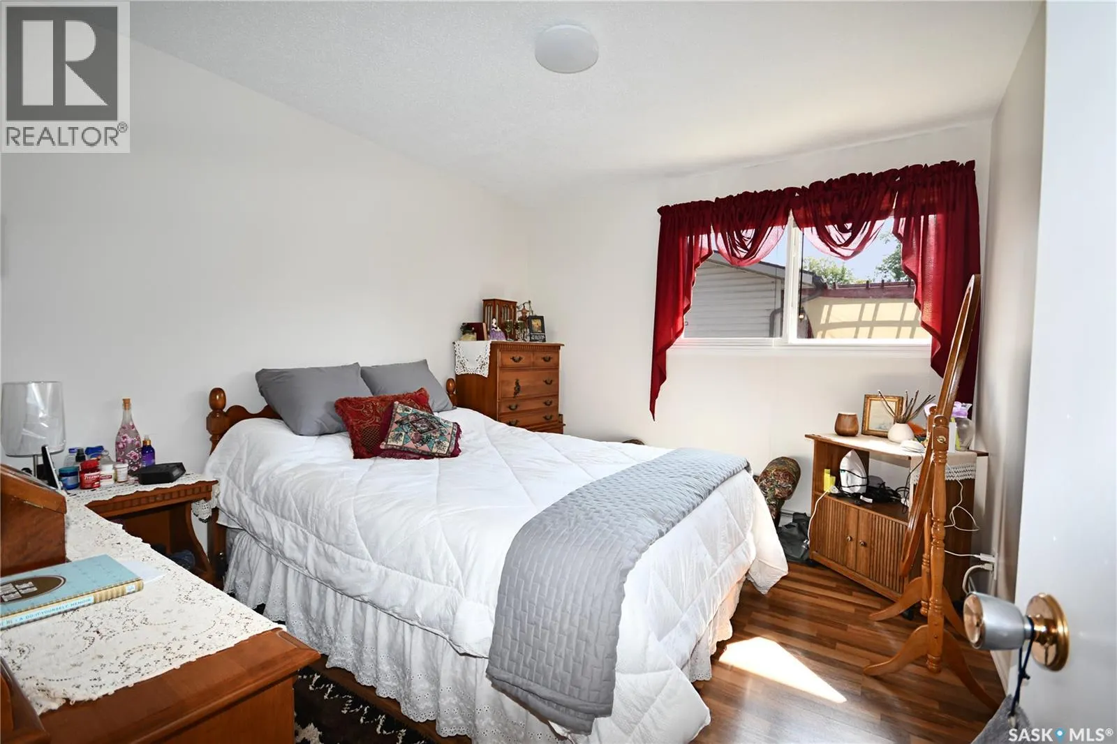 110 7th AVENUE S