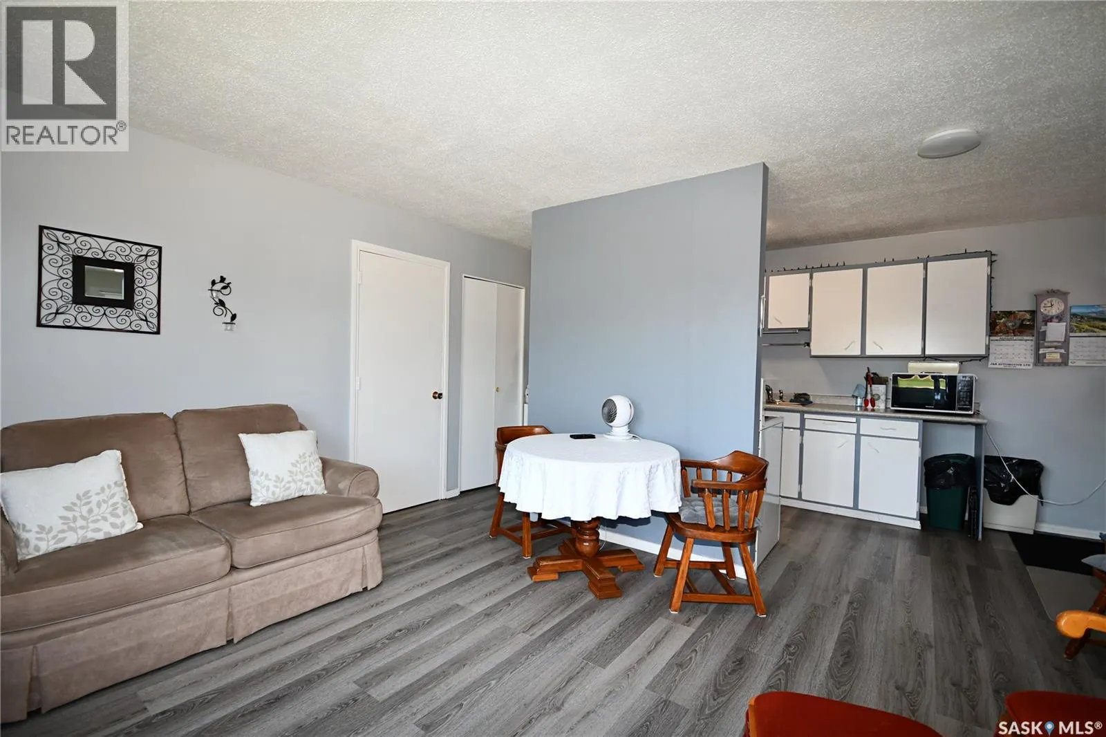 110 7th AVENUE S