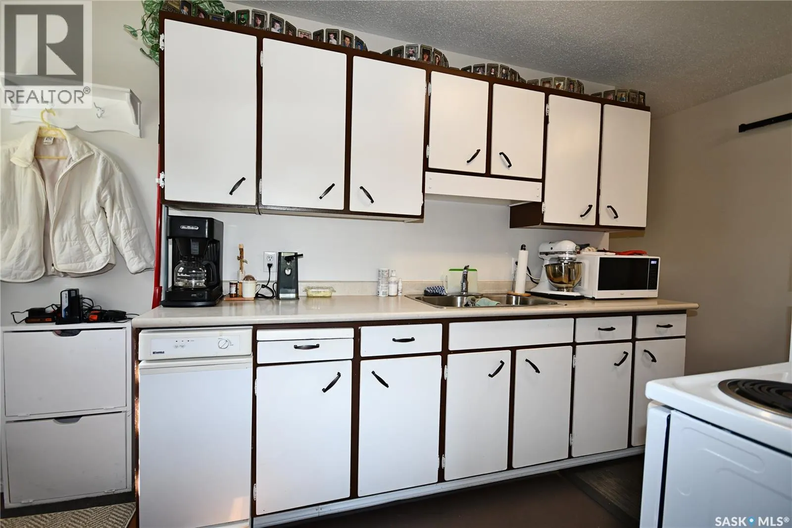 110 7th AVENUE S