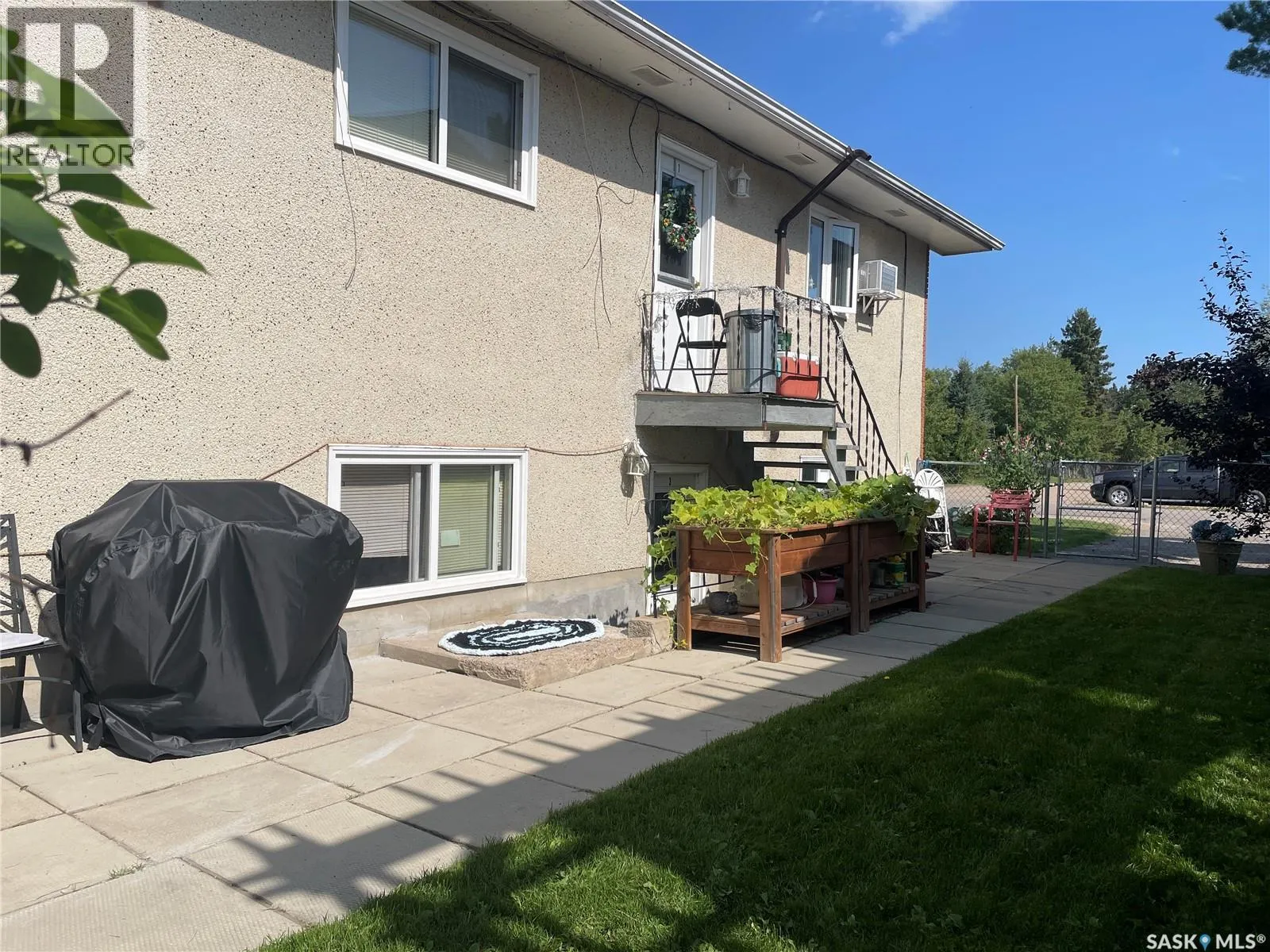 110 7th AVENUE S