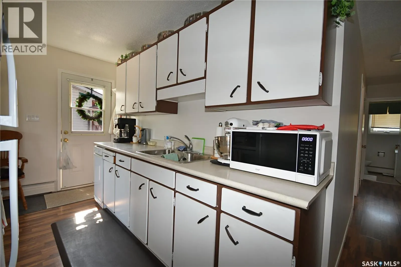 110 7th AVENUE S