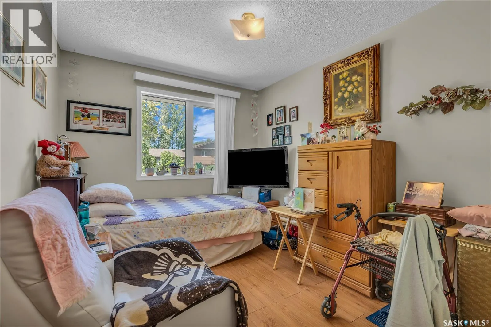 1007 Woodman CRESCENT