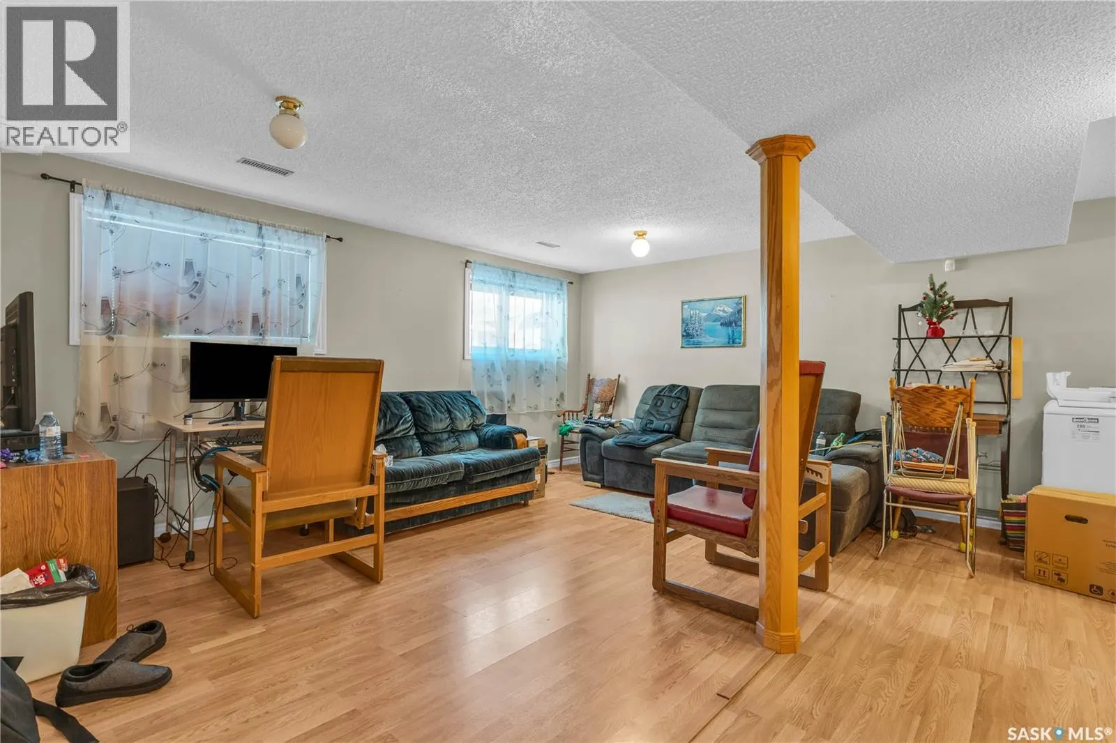 1007 Woodman CRESCENT