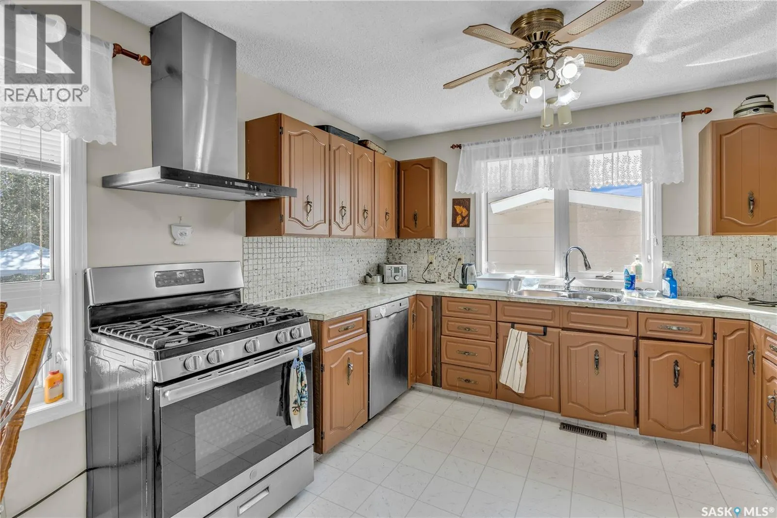 1007 Woodman CRESCENT