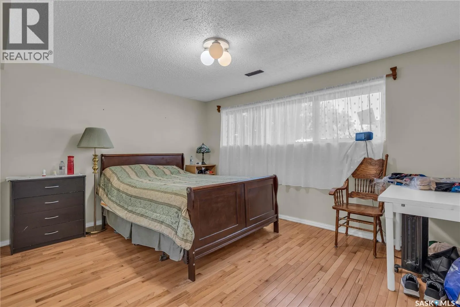 1007 Woodman CRESCENT