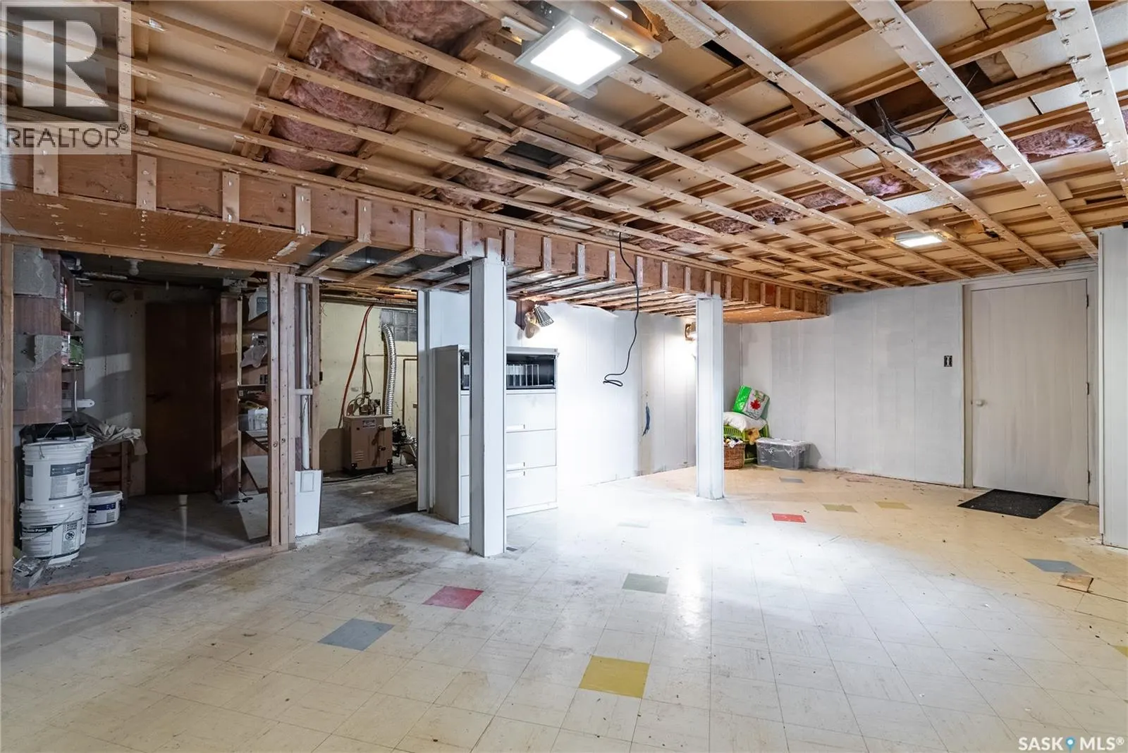 1218 Haida AVENUE