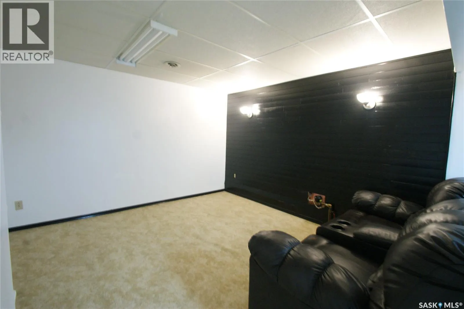 3209 33rd STREET W