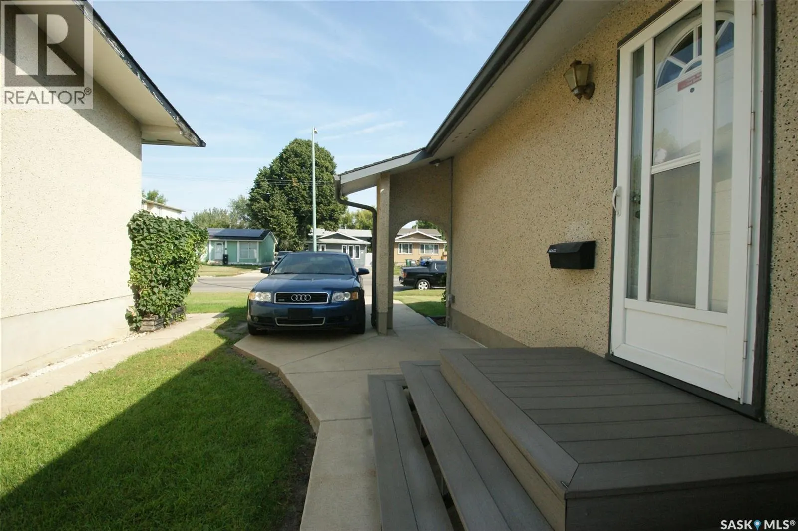 3209 33rd STREET W