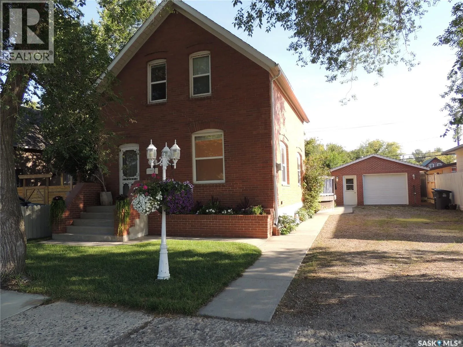 1525 3rd STREET