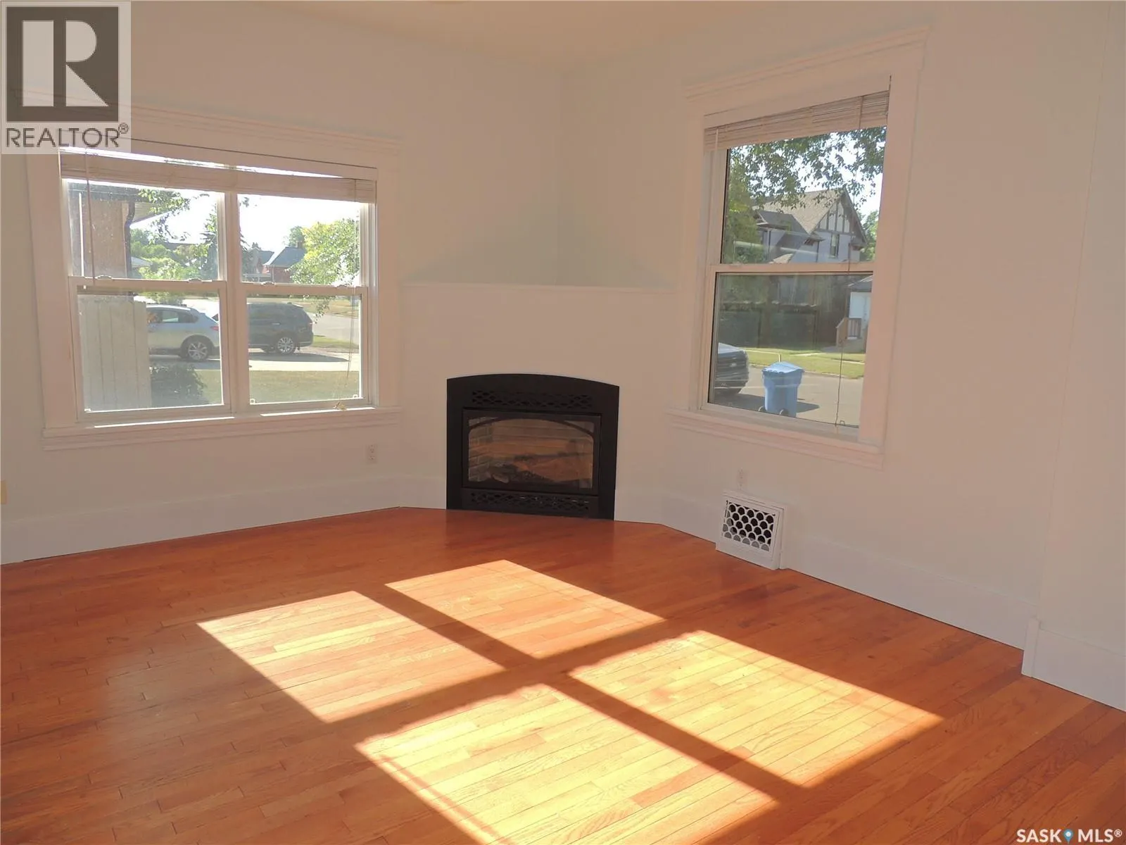 1525 3rd STREET
