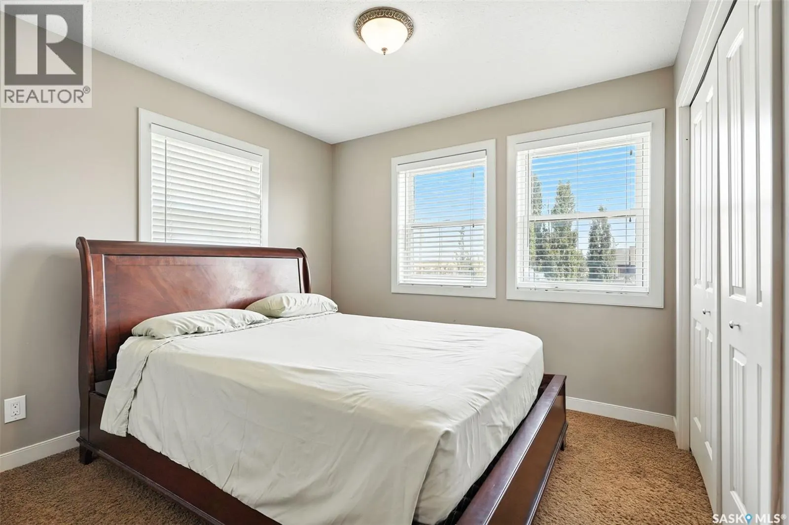 47 1703 Patrick CRESCENT
