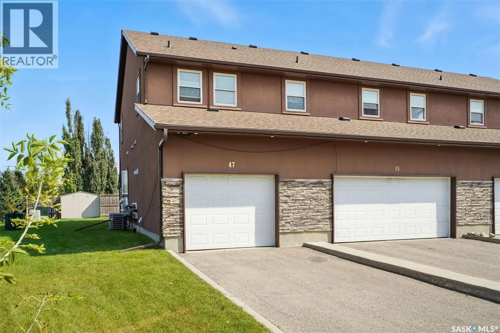 47 1703 Patrick CRESCENT