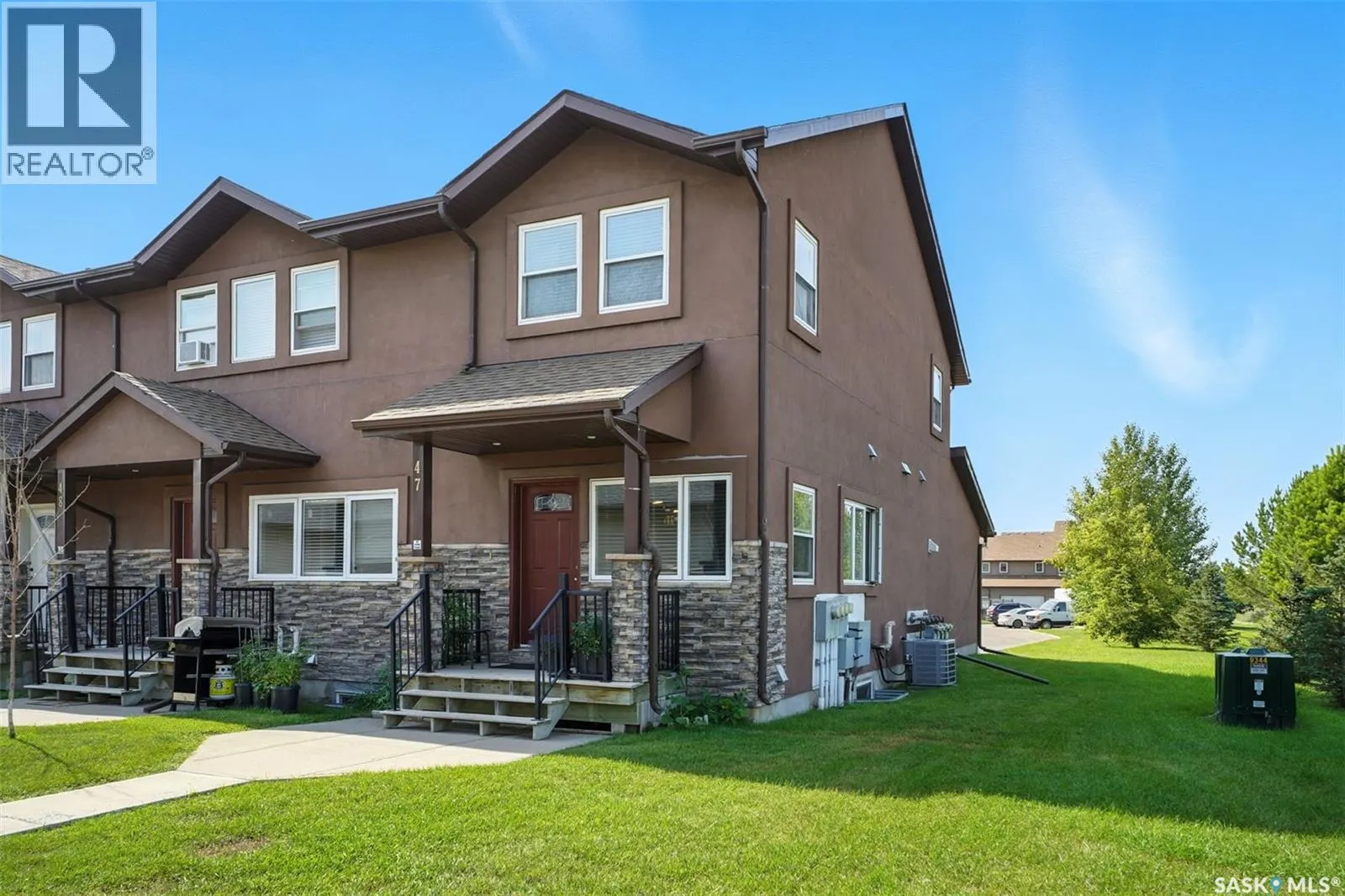 47 1703 Patrick CRESCENT