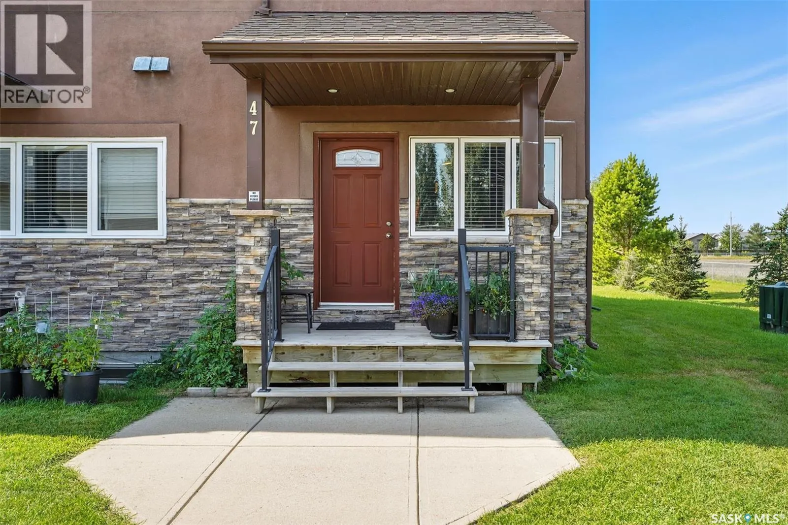 47 1703 Patrick CRESCENT