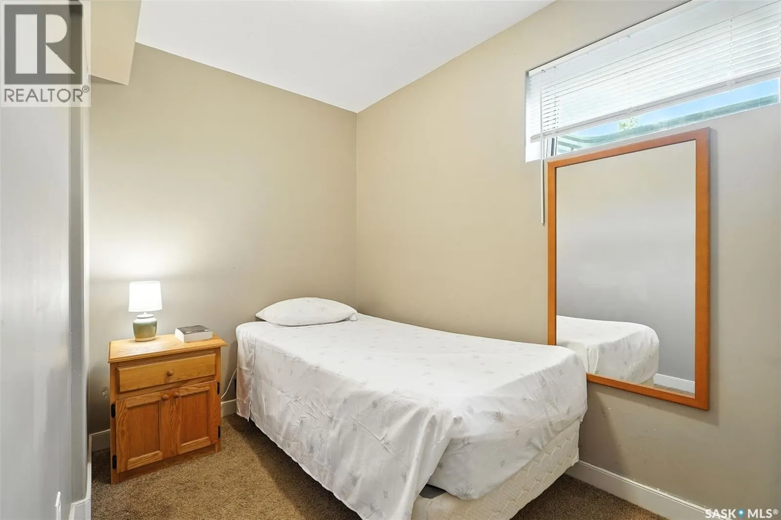 47 1703 Patrick CRESCENT