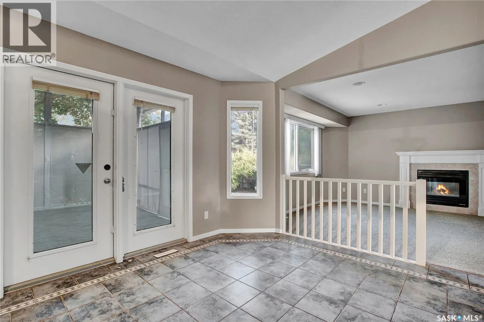 302 Blackthorn CRESCENT