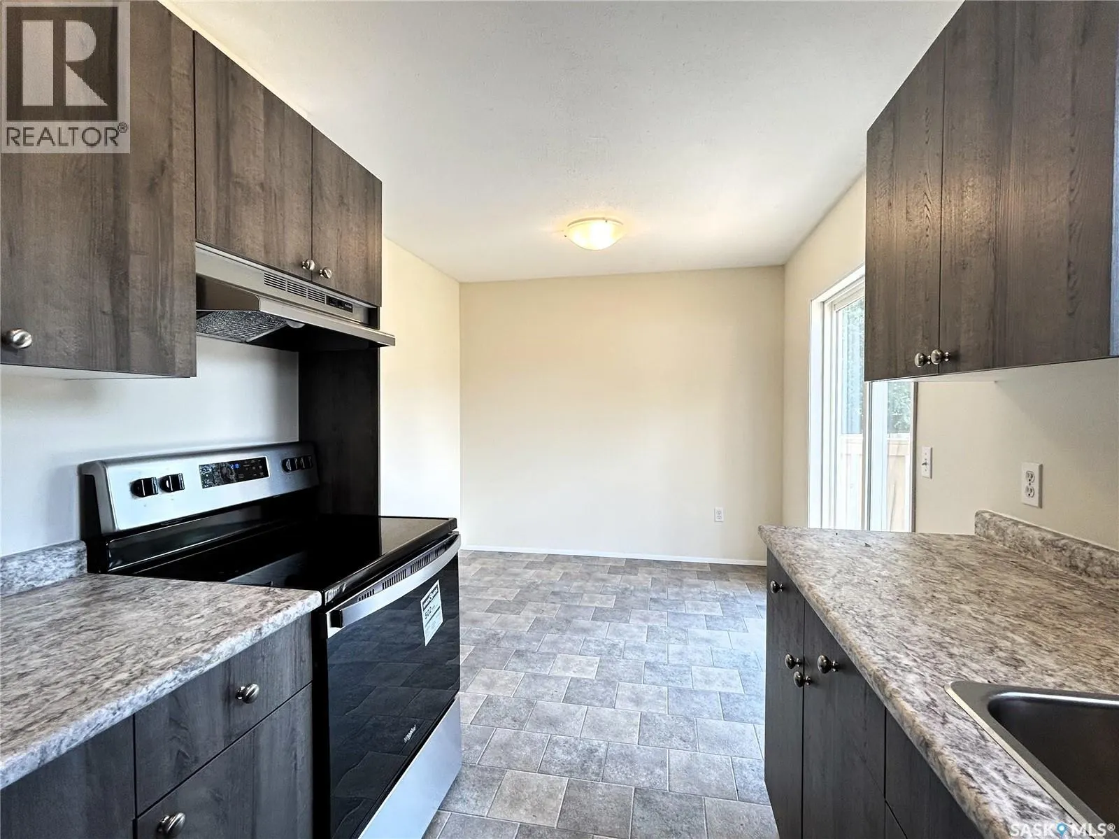 242 Lochrie CRESCENT
