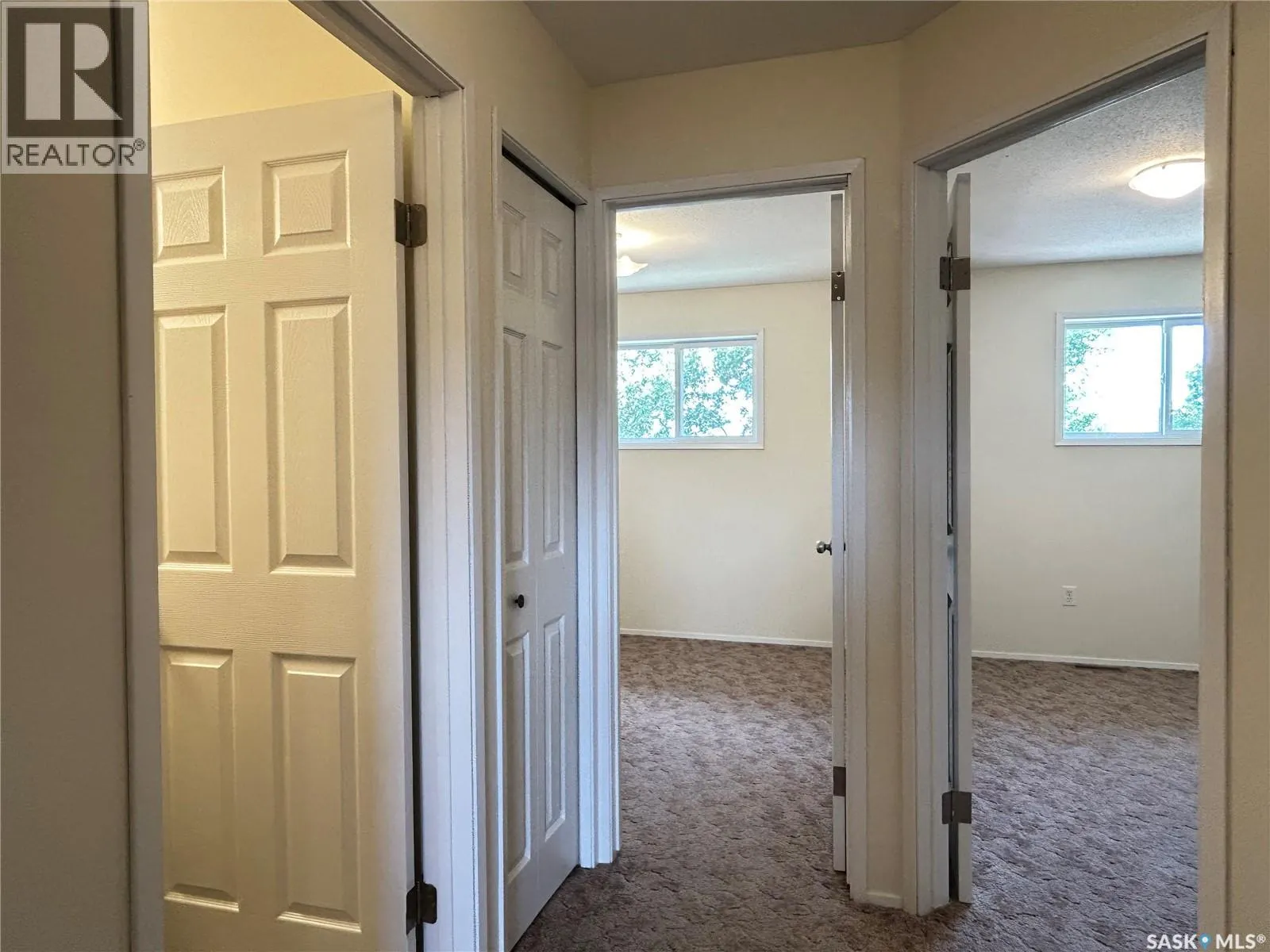 242 Lochrie CRESCENT