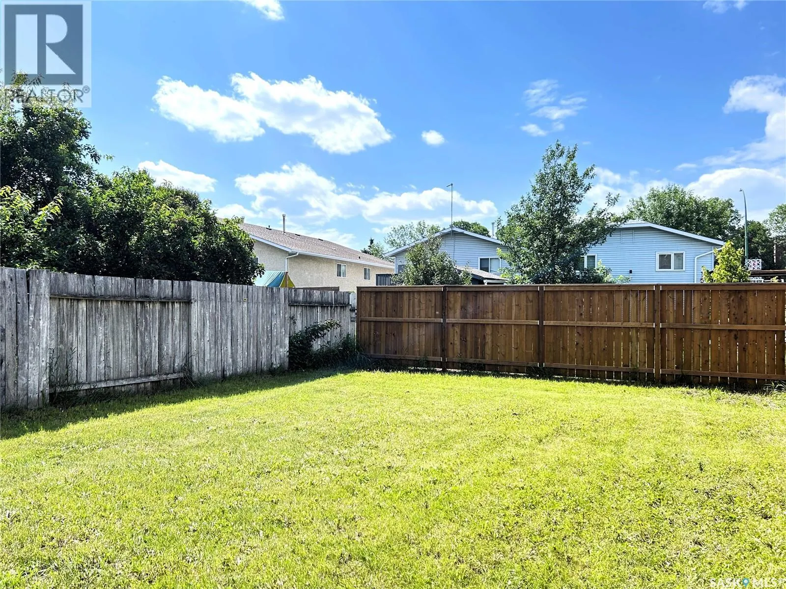 242 Lochrie CRESCENT