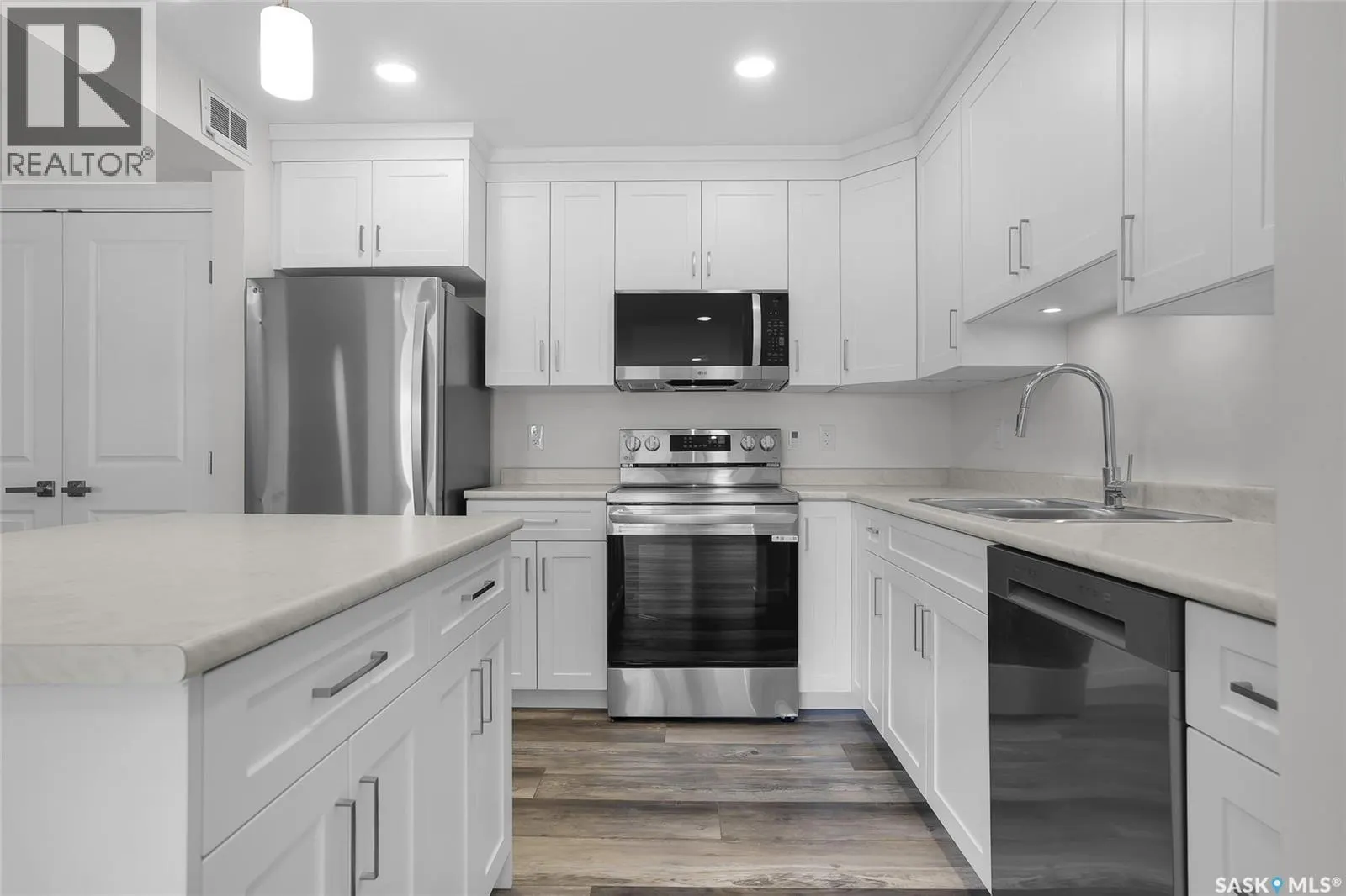 203 318 108th STREET W