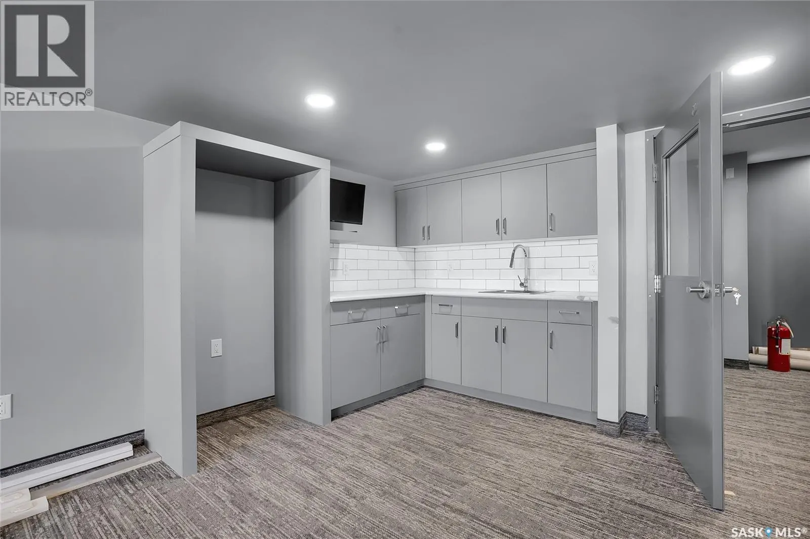 203 318 108th STREET W