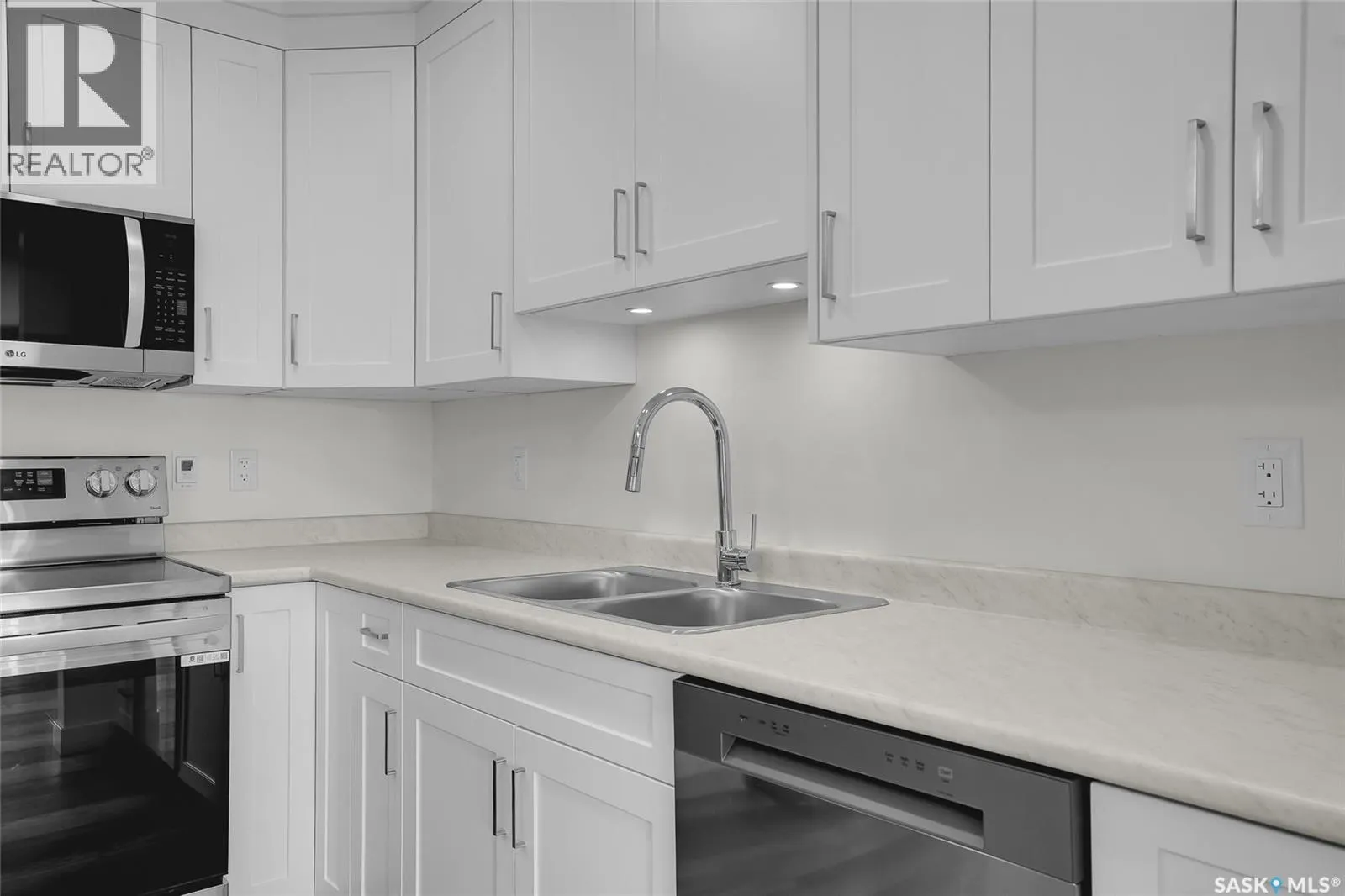 203 318 108th STREET W