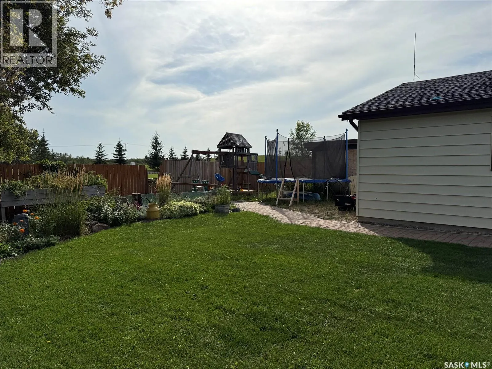 38 Howard CRESCENT